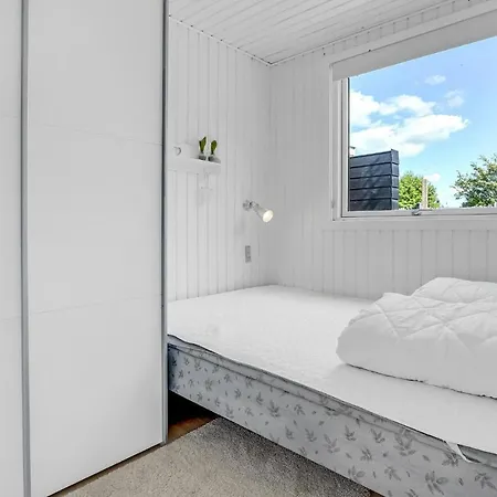 Сasa de vacaciones Stunning In With Kitchen *