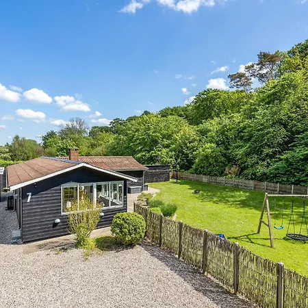 Holiday home Stunning In With Kitchen *